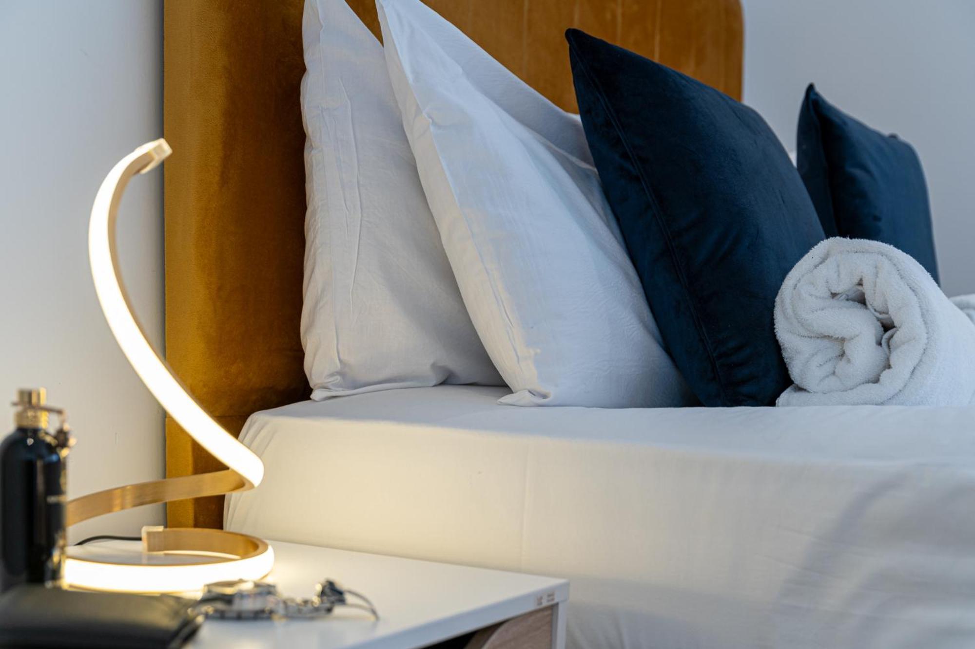 Stunning 1-Bedroom Penthouse In Marble Arch 72 런던 외부 사진