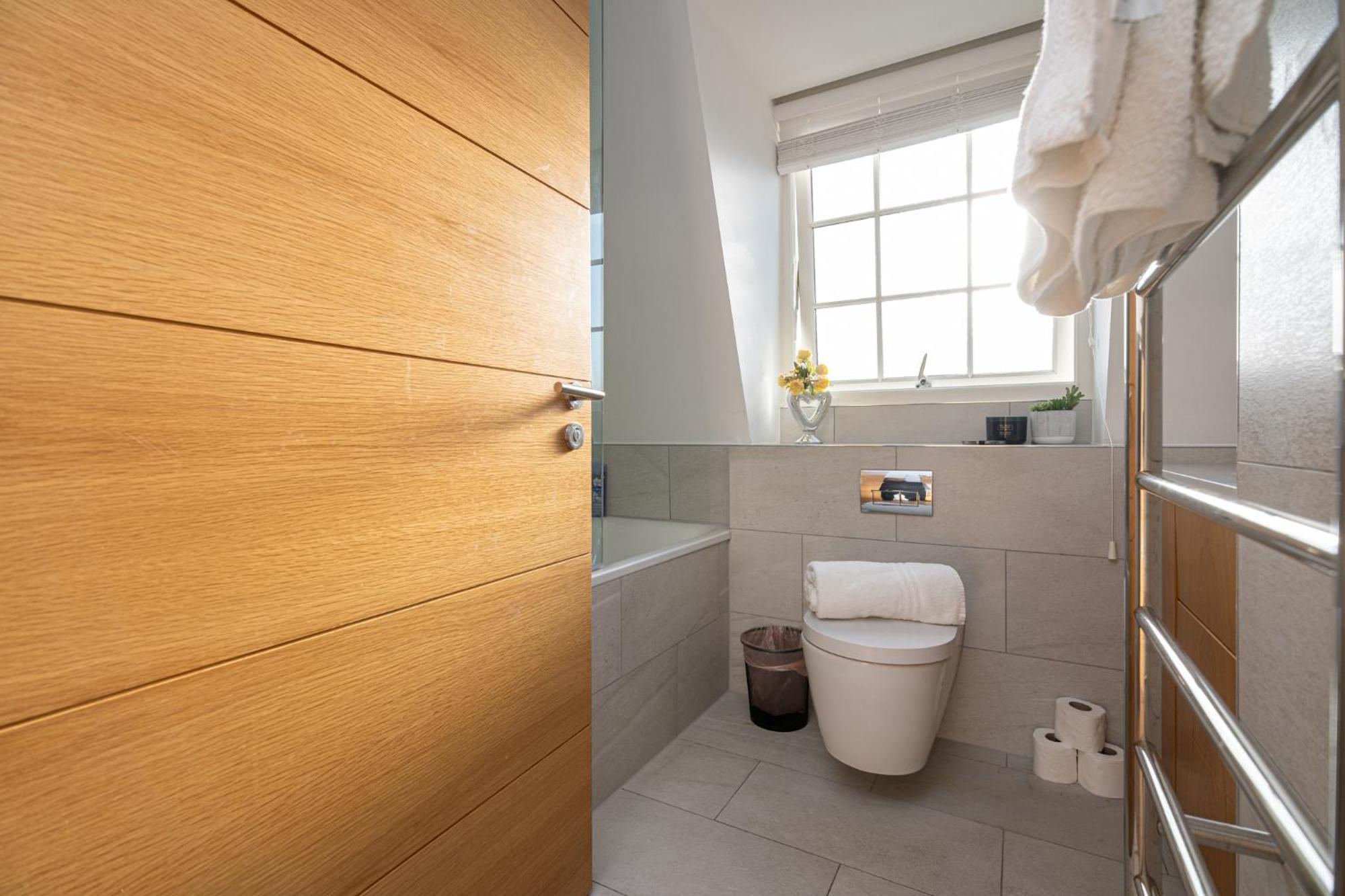 Stunning 1-Bedroom Penthouse In Marble Arch 72 런던 외부 사진
