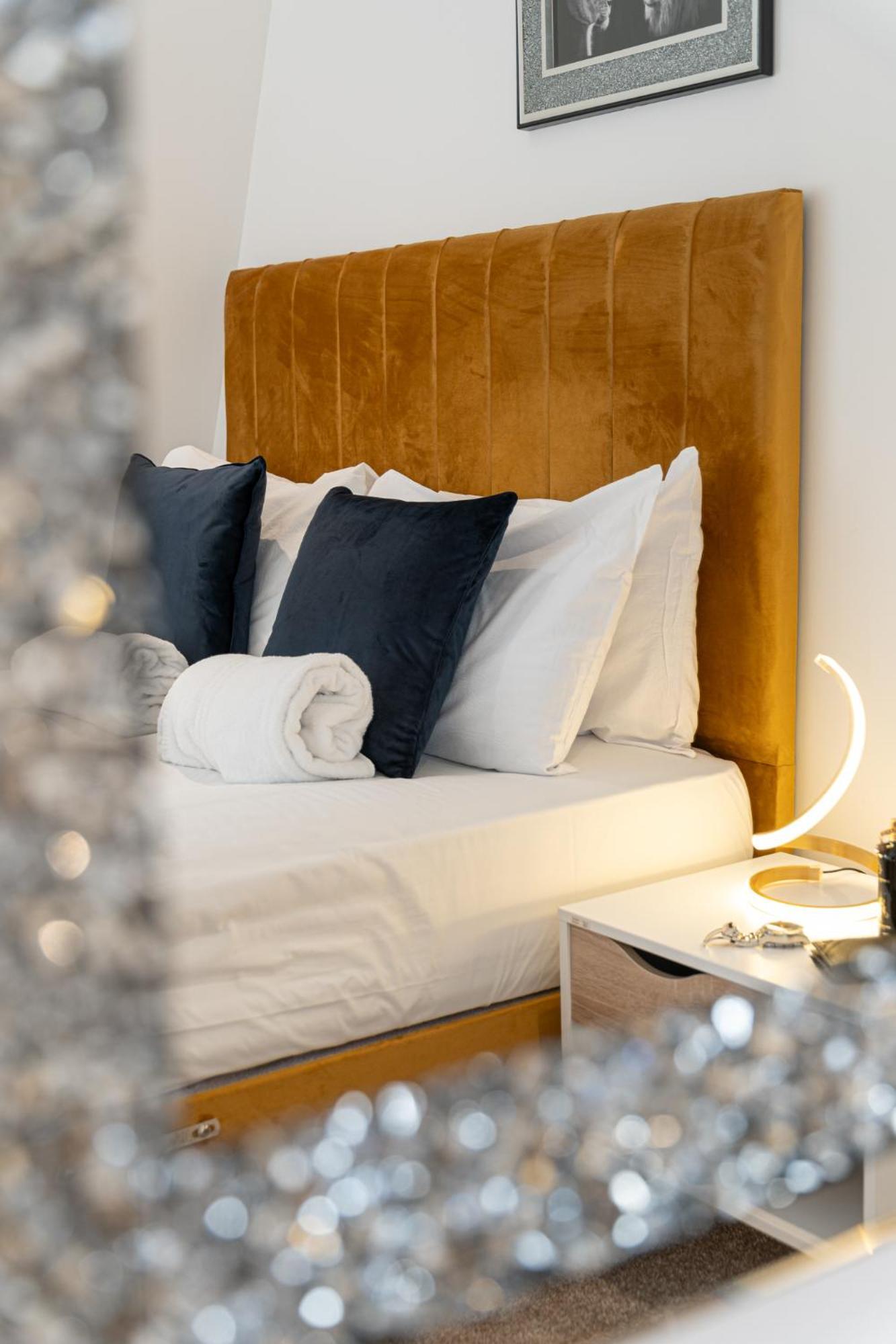 Stunning 1-Bedroom Penthouse In Marble Arch 72 런던 외부 사진