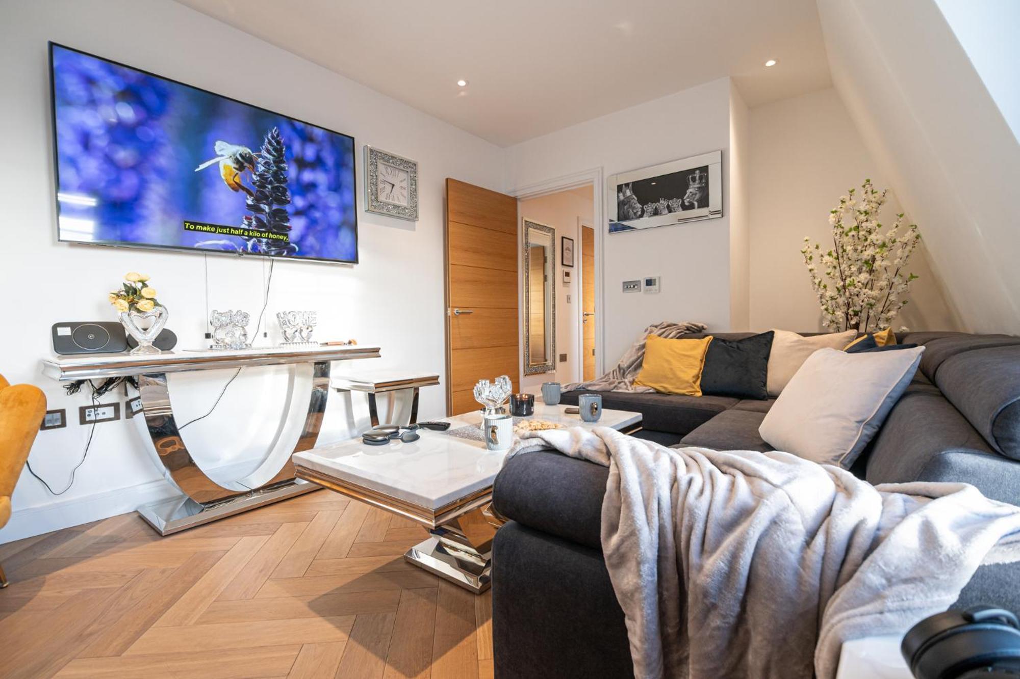 Stunning 1-Bedroom Penthouse In Marble Arch 72 런던 외부 사진