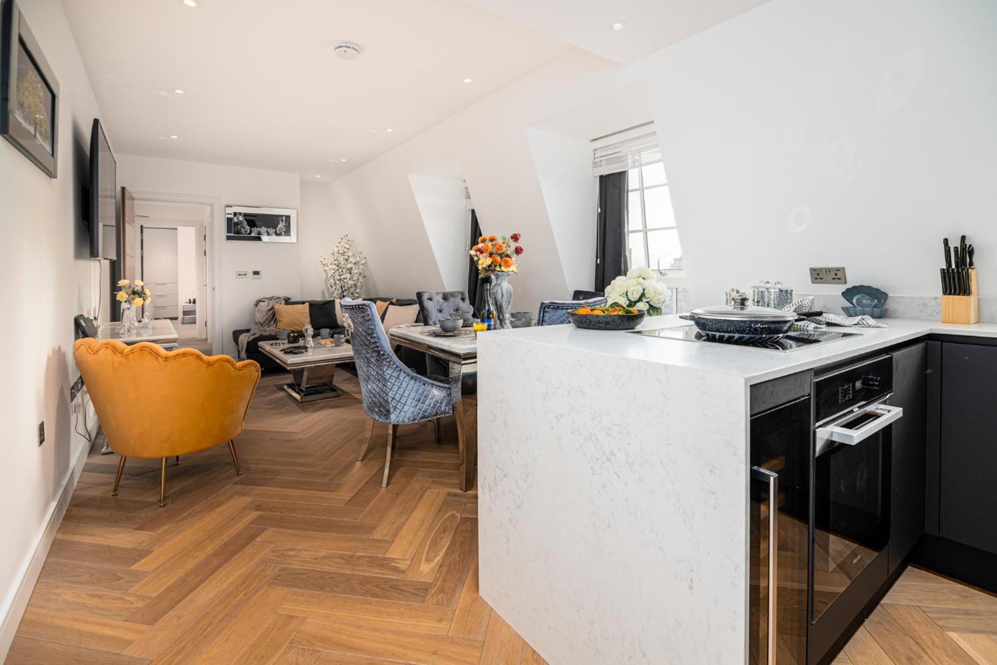 Stunning 1-Bedroom Penthouse In Marble Arch 72 런던 외부 사진