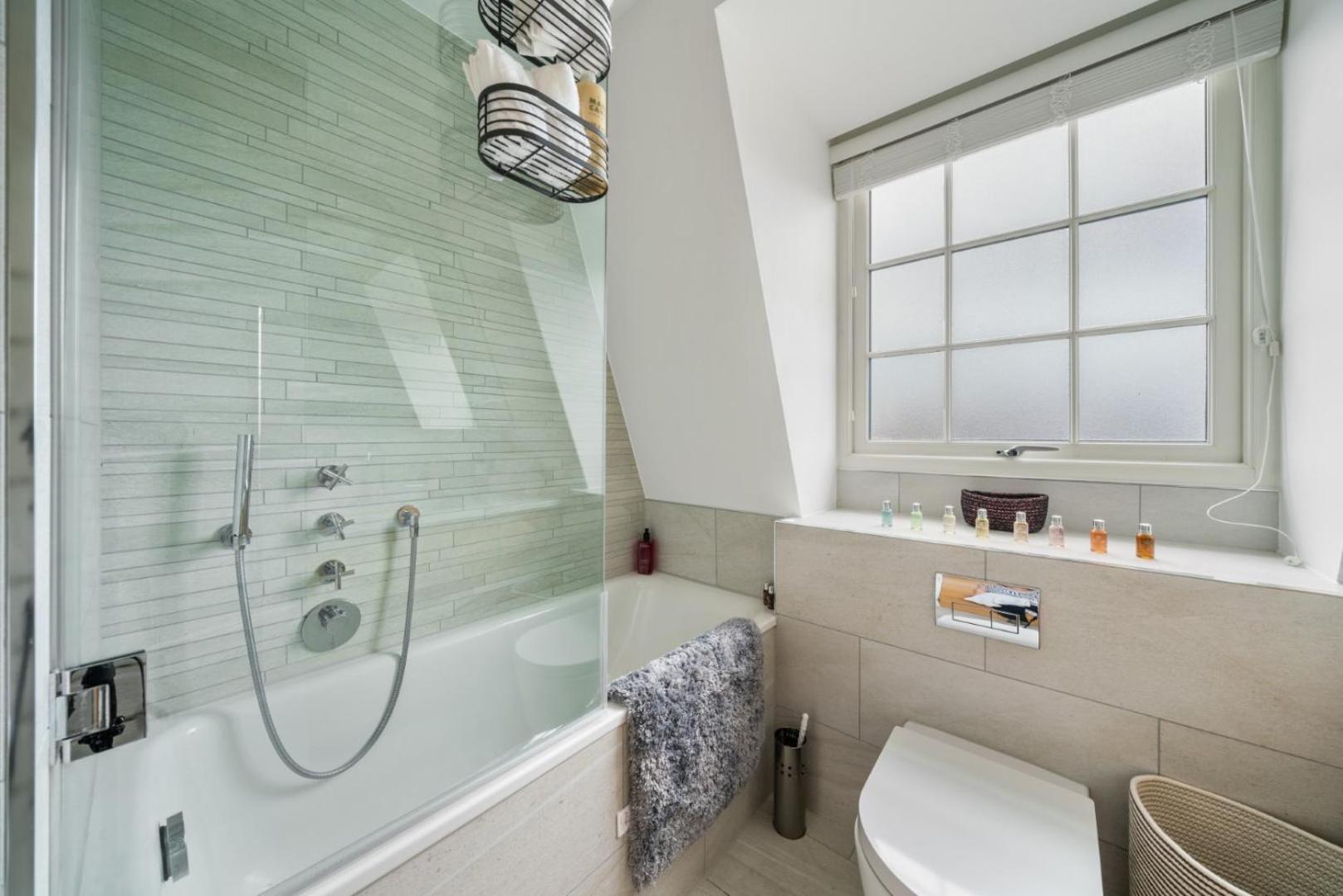 Stunning 1-Bedroom Penthouse In Marble Arch 72 런던 외부 사진