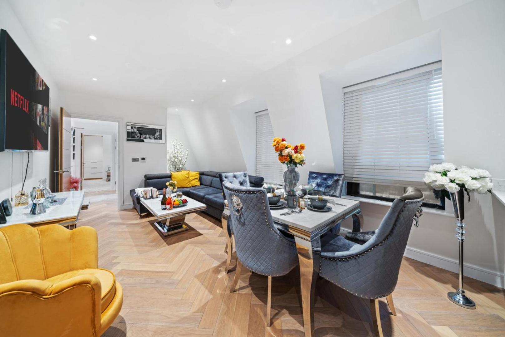 Stunning 1-Bedroom Penthouse In Marble Arch 72 런던 외부 사진